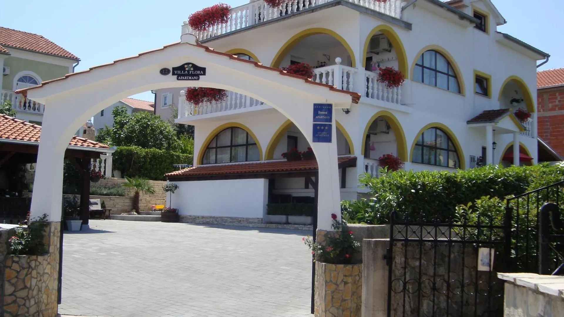 Villa Flora Малинска